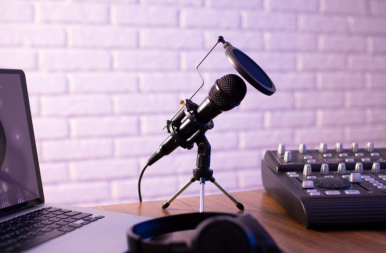 Dominate Content Marketing Through Podcasting